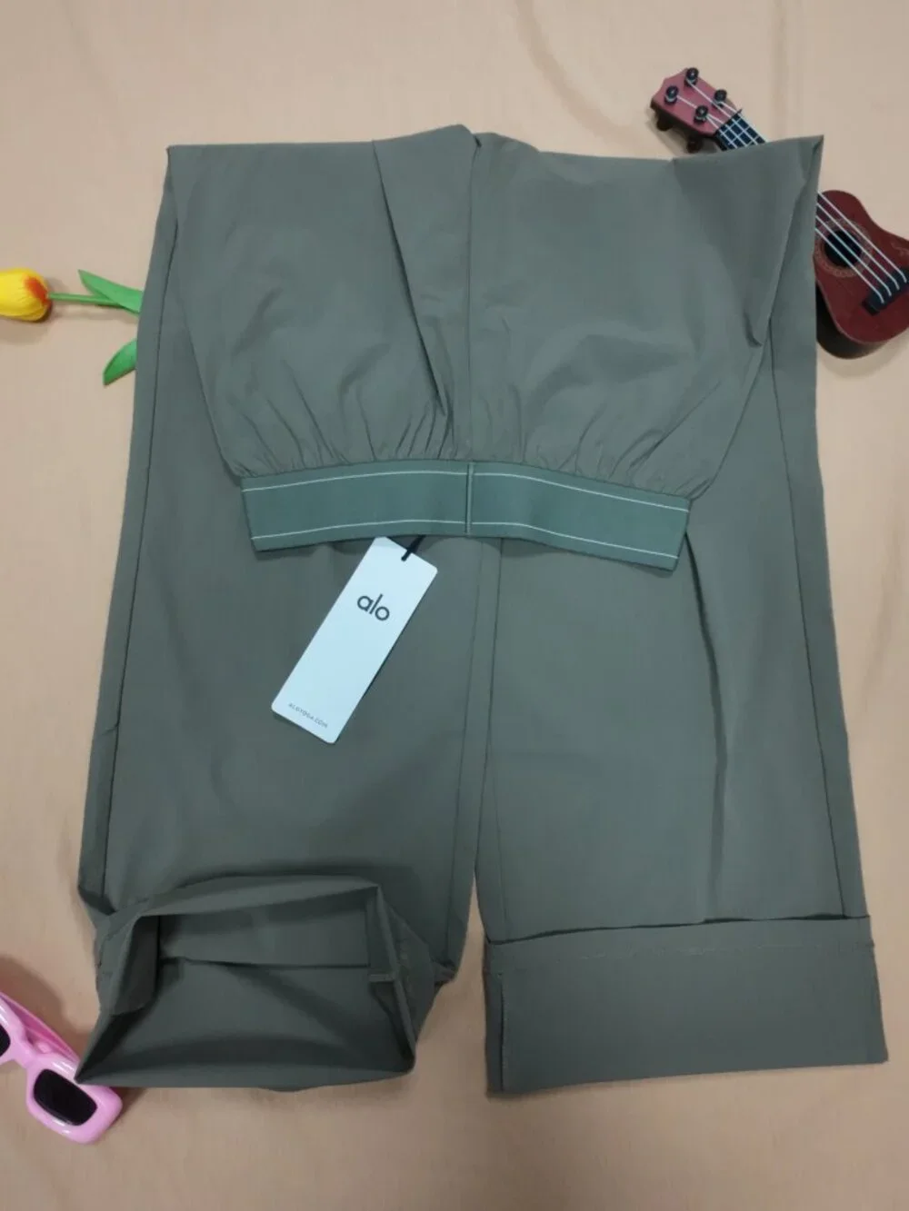 Brand New🧖‍♀️ALO Yoga Olive Suit Up Trouser 30